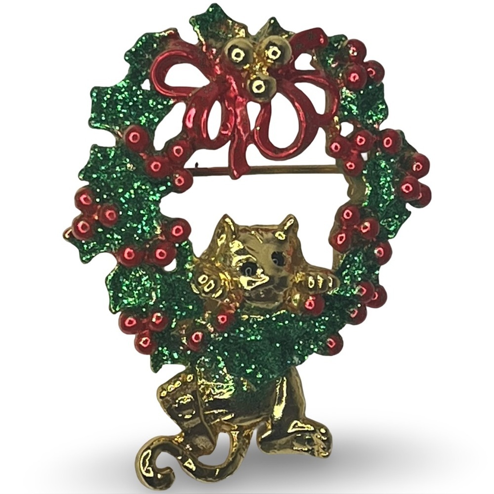 Vintage AJC Christmas Holiday Cat Dangling from Wreath Brooch